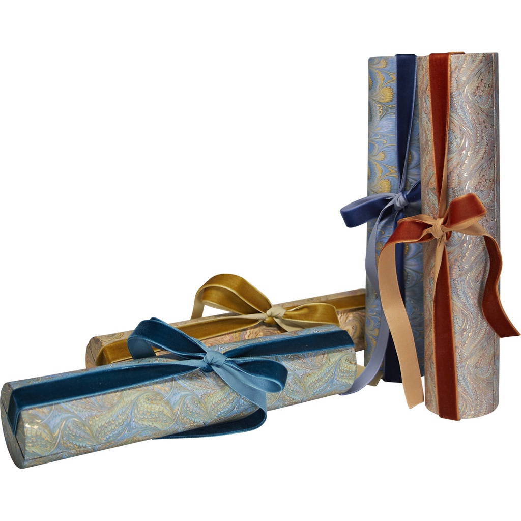 ROMANCE GOURMANDE round macaron box assortiment of 4