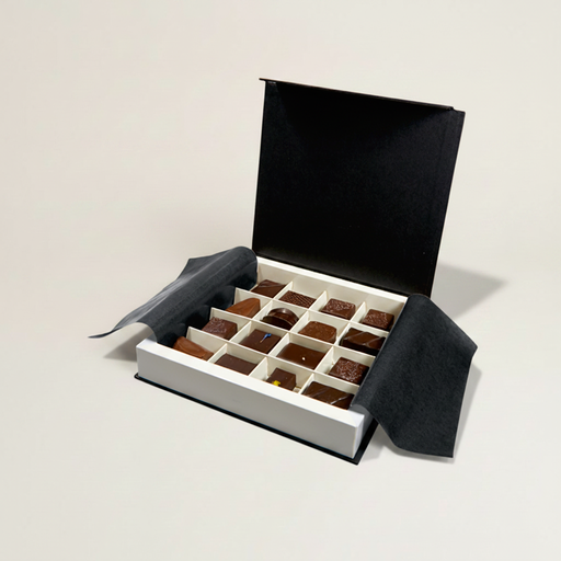 [BXR211690] Prestige magnetic closure square box 16 chocolates